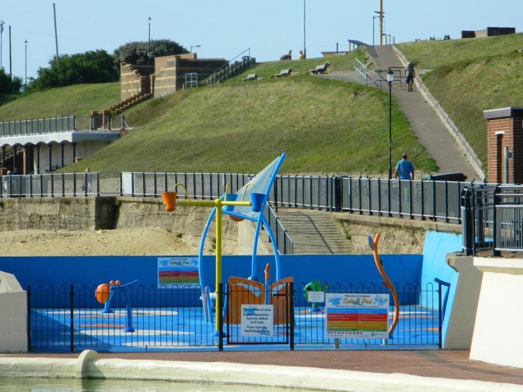 'Harbour View' On The River By Gorleston'S Award Winning Beach - Pet Free! Bagian luar foto